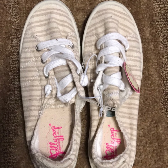 COPY - Shoes - Picture 1 of 3